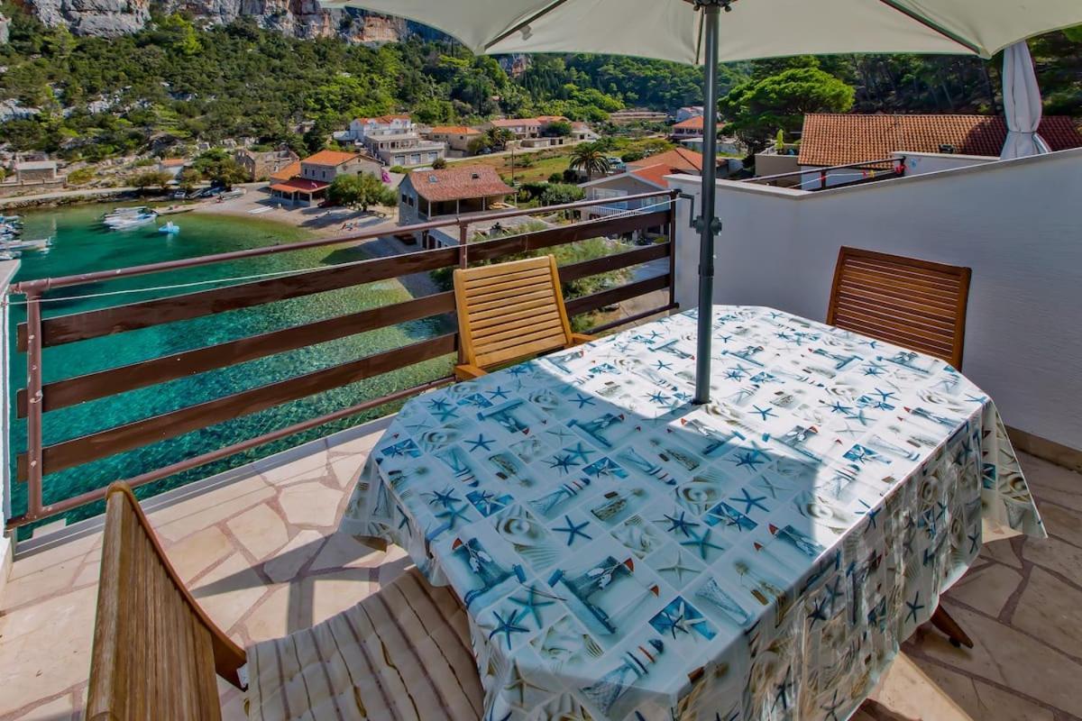 Villa Mateljan Zastražišće Dış mekan fotoğraf