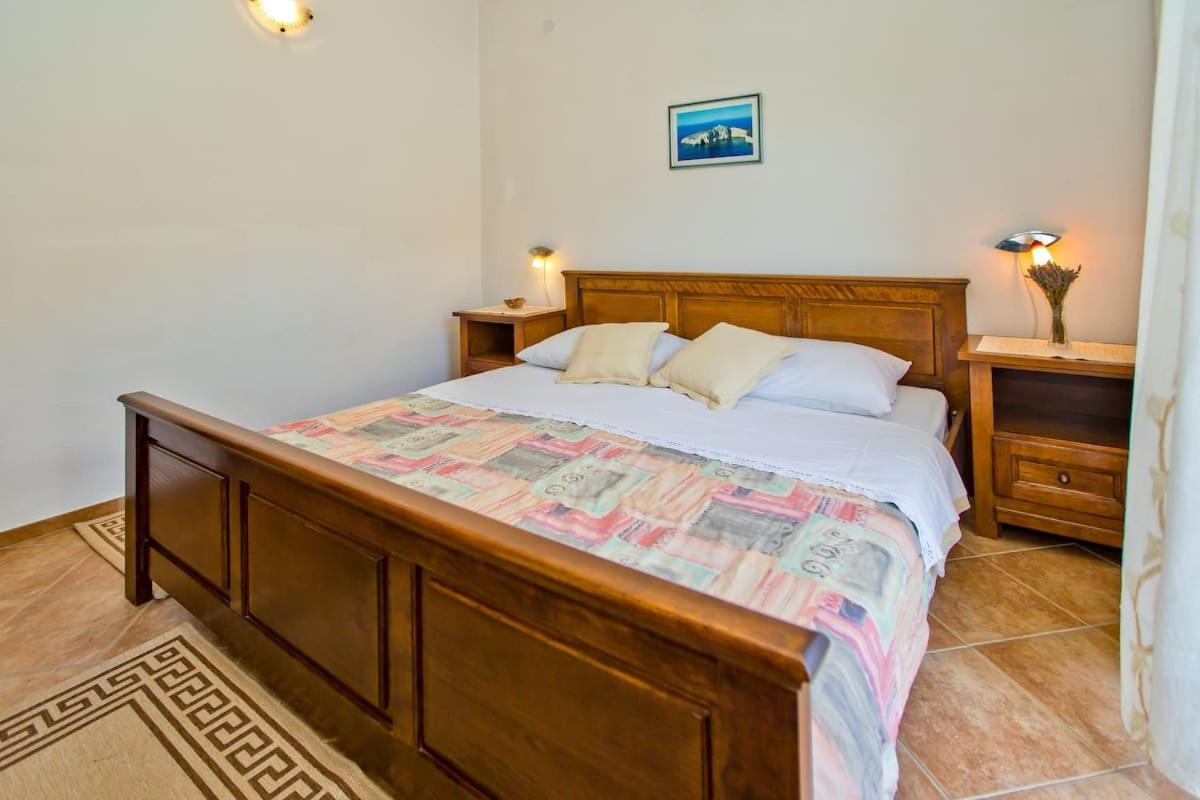 Villa Mateljan Zastražišće Dış mekan fotoğraf