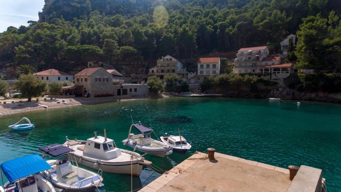 Villa Mateljan Zastražišće Dış mekan fotoğraf