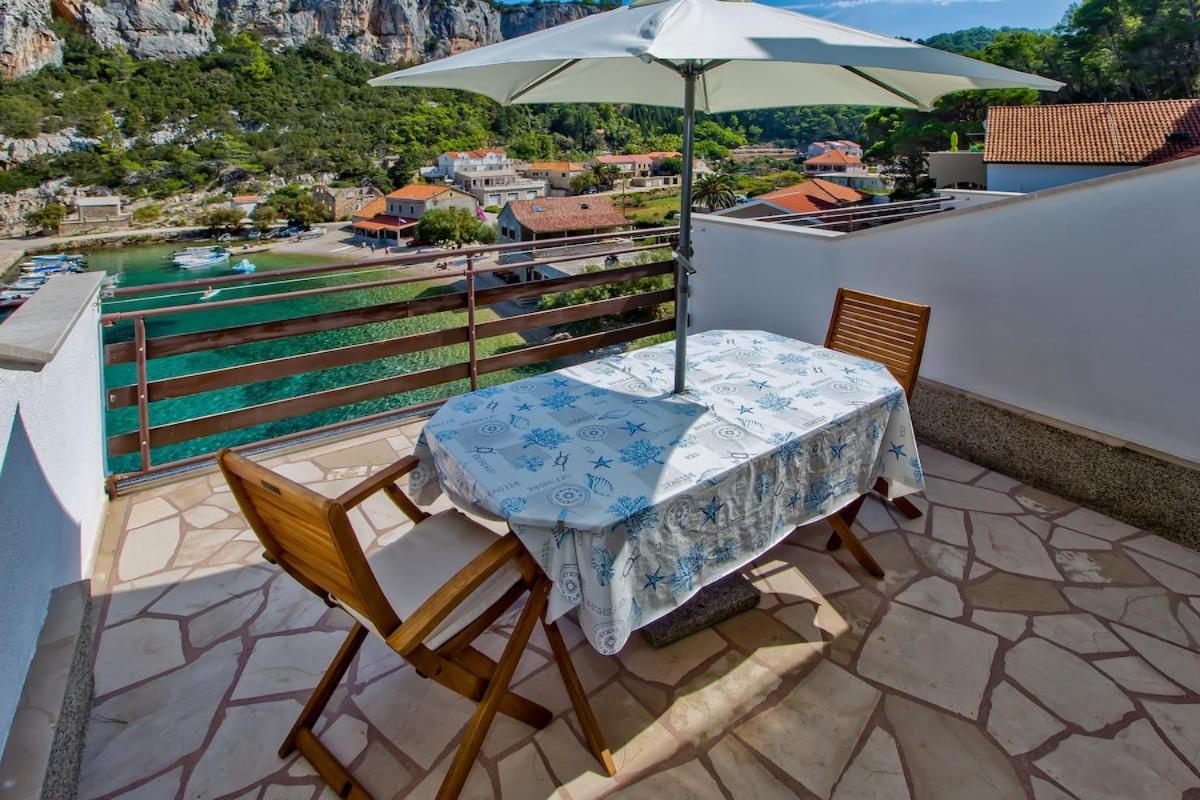 Villa Mateljan Zastražišće Dış mekan fotoğraf