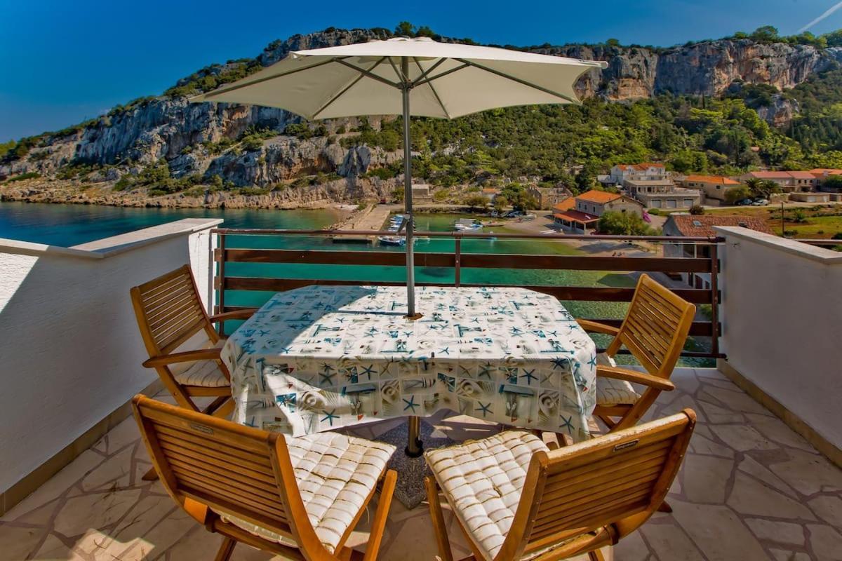 Villa Mateljan Zastražišće Dış mekan fotoğraf
